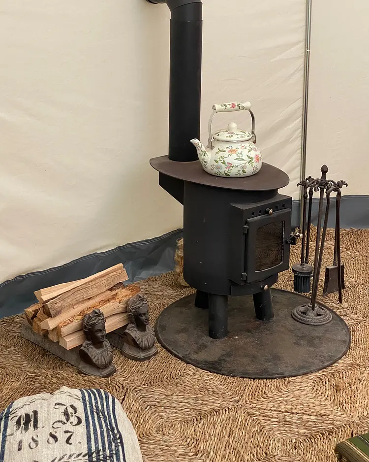 Glamping im Gutspark - Malchin, Deutschland | Good Travel