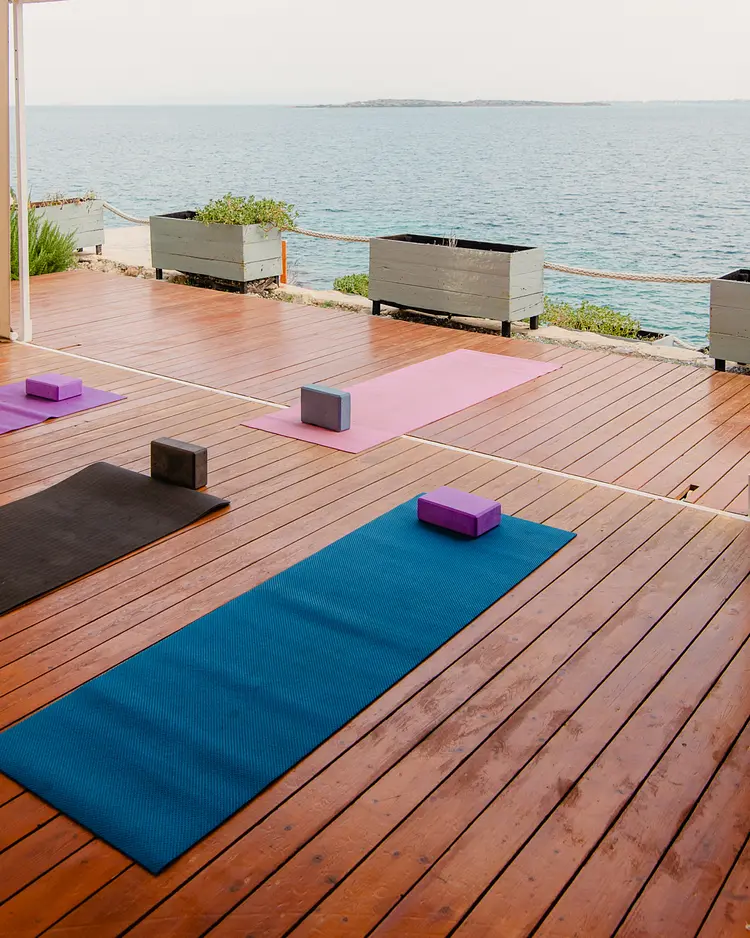 Rosy's - Agistri Island, Griechenland | Good Travel