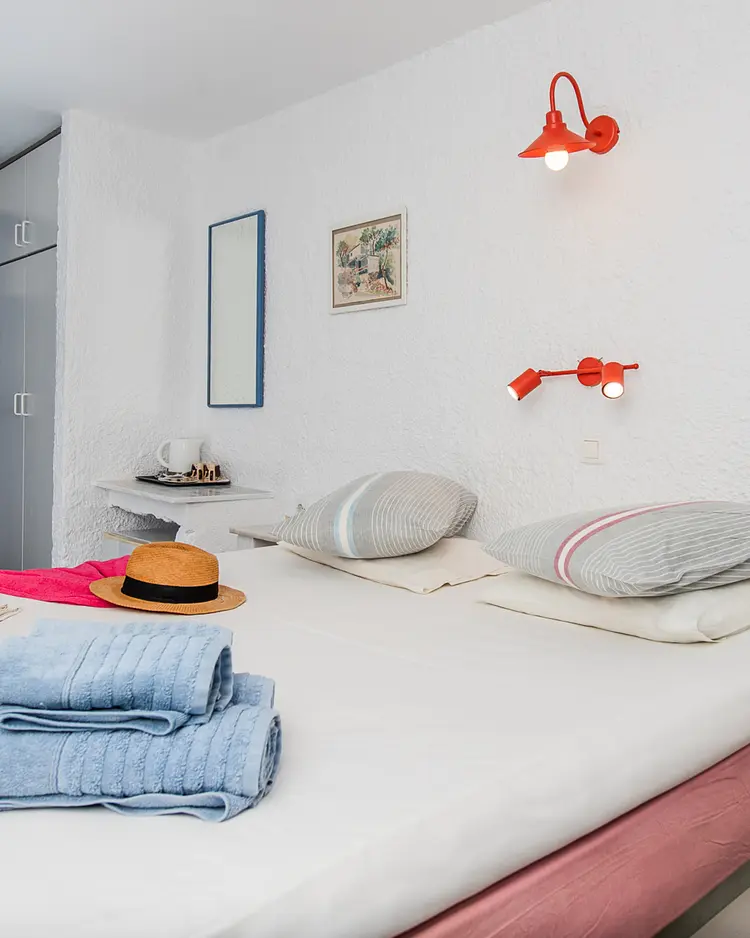 Rosy's - Agistri Island, Griechenland | Good Travel