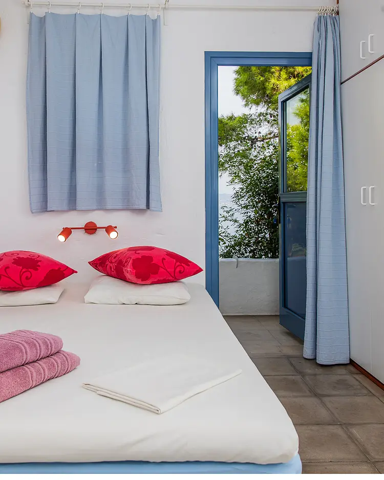 Rosy's - Agistri Island, Griechenland | Good Travel