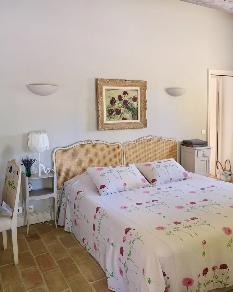 La Baye des Anges - Vaison-la-Romaine, France | Good Travel