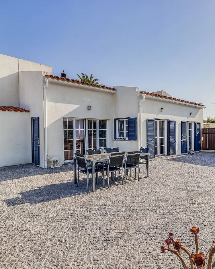Casa Pulpo - Raposeira, Portugal | Good Travel