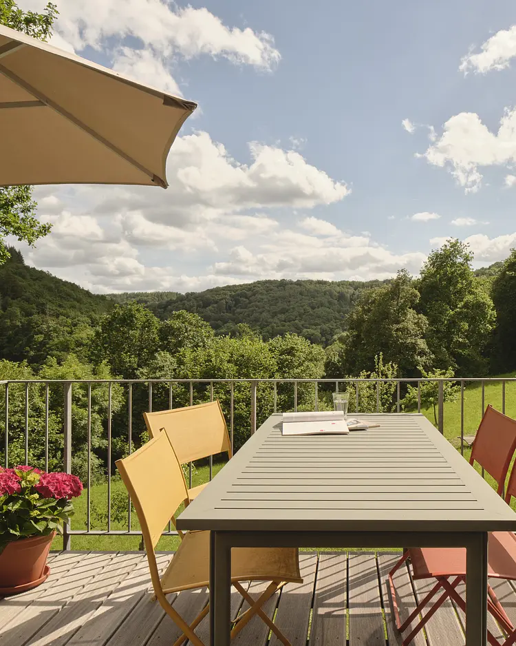 Vulkaneifelhäuser - Schutz, Deutschland | Good Travel