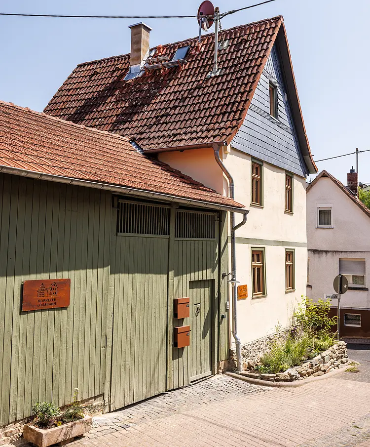 Hofreite Lorsbach - Hofheim am Taunus, Deutschland | Good Travel
