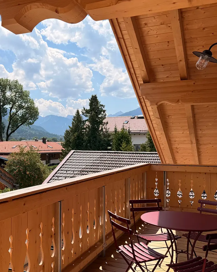 KARLS - Mittenwald, Deutschland | Good Travel