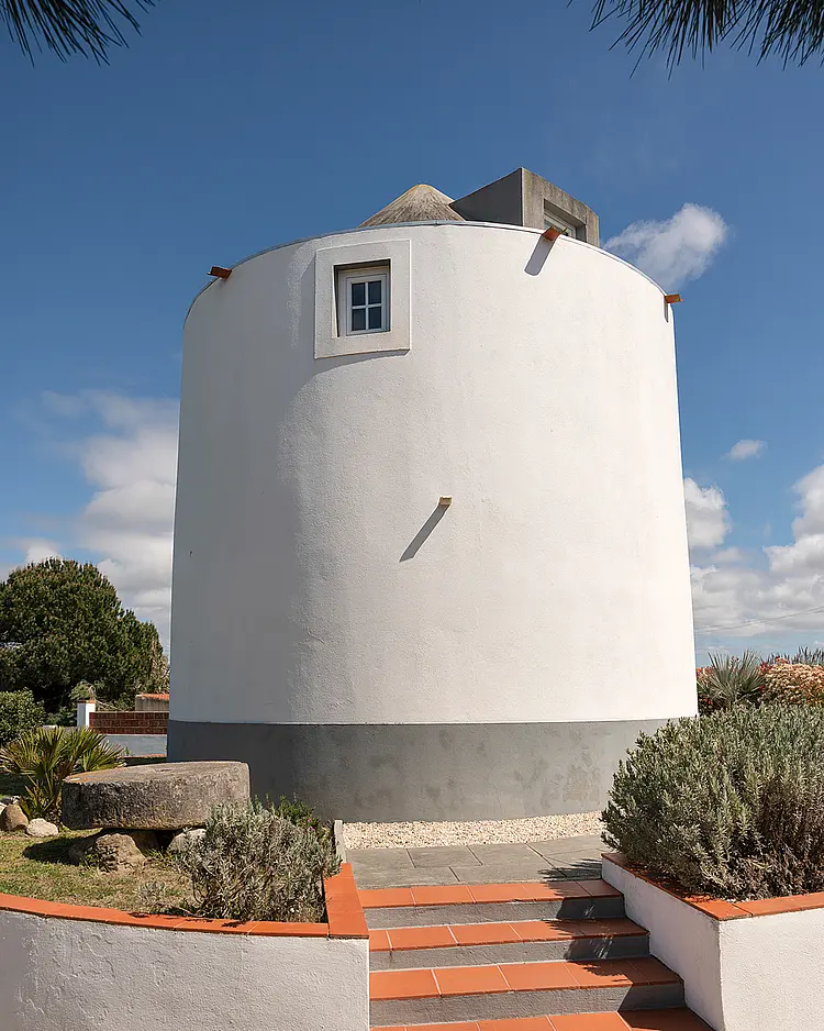 Flamboyant Boutique B&B - Serra do Bouro, Portugal | Good Travel