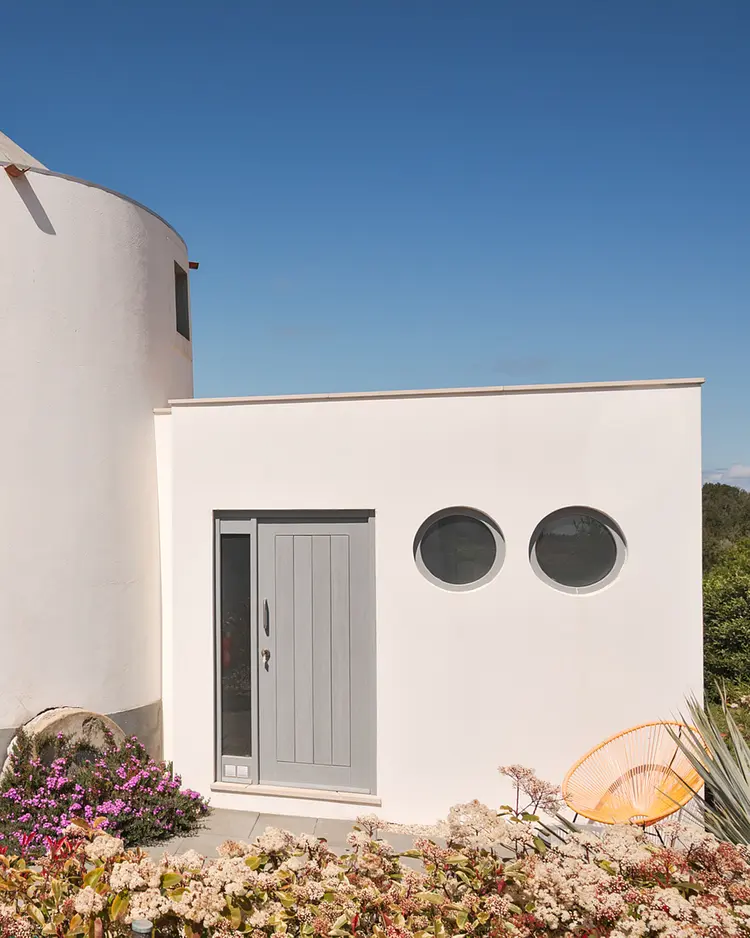 Flamboyant Boutique B&B - Serra do Bouro, Portugal | Good Travel