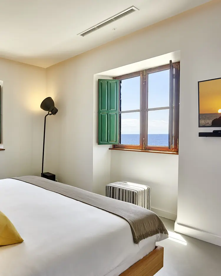 Faro Punta Cumplida - La Palma, Spain | Good Travel