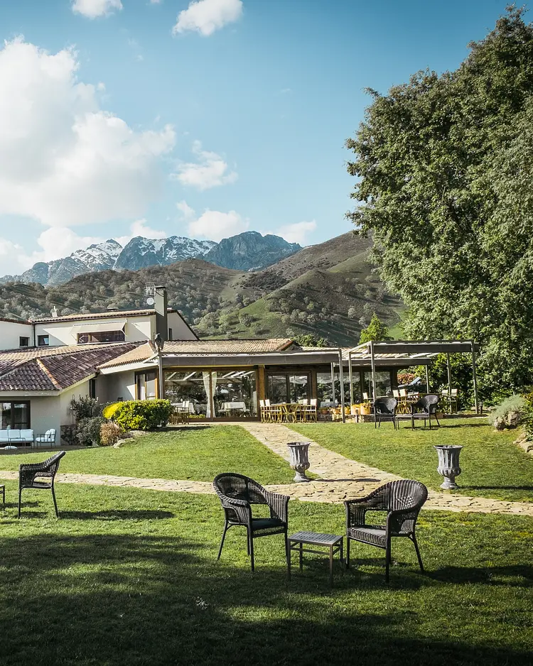 Hotel Nabia - Candeleda, Spain | Good Travel