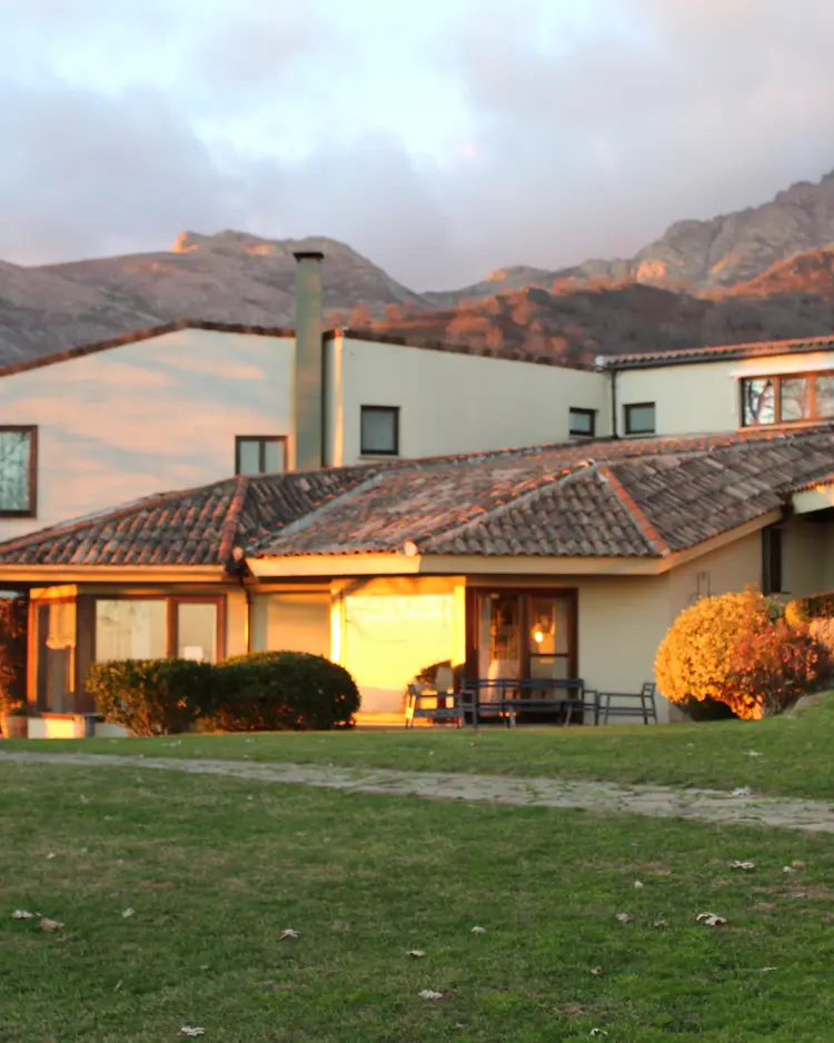 Hotel Nabia - Candeleda, Spain | Good Travel