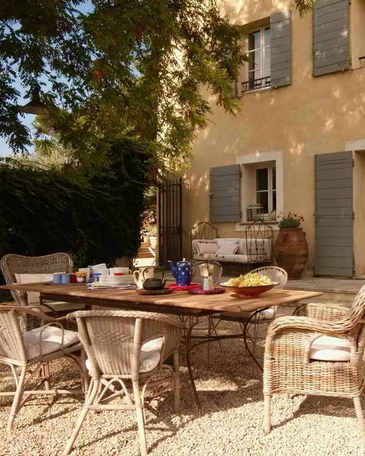 La Baye des Anges - Vaison-la-Romaine, France | Good Travel