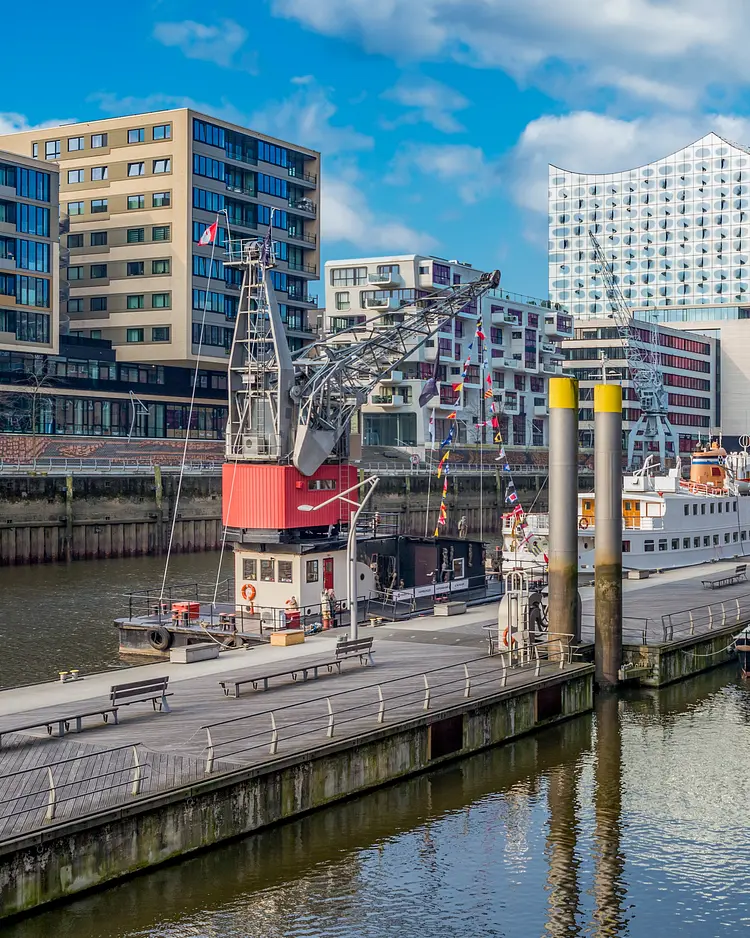 Hafenkran - Hamburg, Deutschland | Good Travel