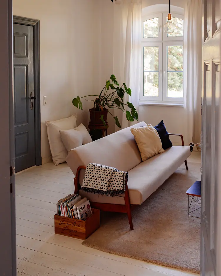 Alte Schule Brandenburg - Sechzehneichen, Deutschland | Good Travel