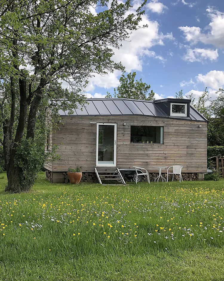 Minimalus Dachsenhausen - Dachsenhausen, Deutschland | Good Travel