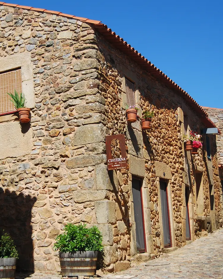Casa da Cisterna - Castelo Rodrigo, Portugal | Good Travel