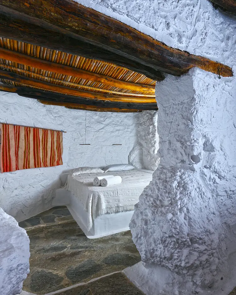 Potamos - Makry Gialos, Greece | Good Travel