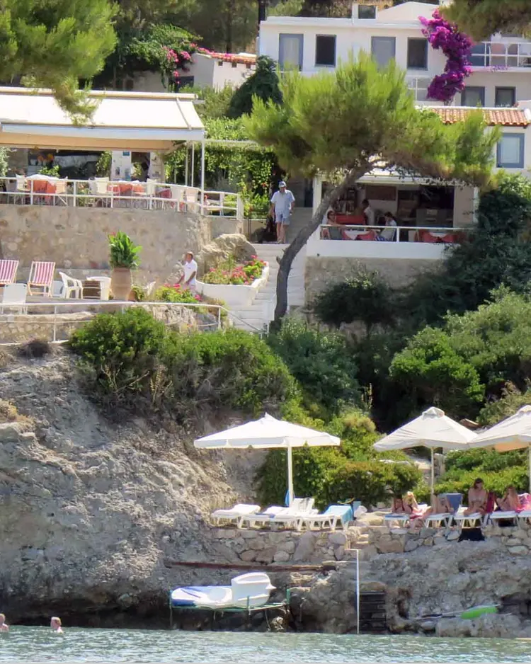 Rosy's - Agistri Island, Griechenland | Good Travel