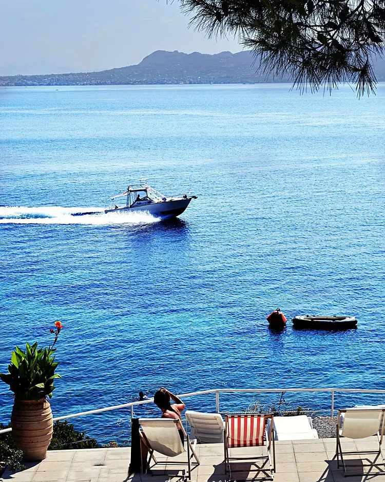 Rosy's - Agistri Island, Griechenland | Good Travel