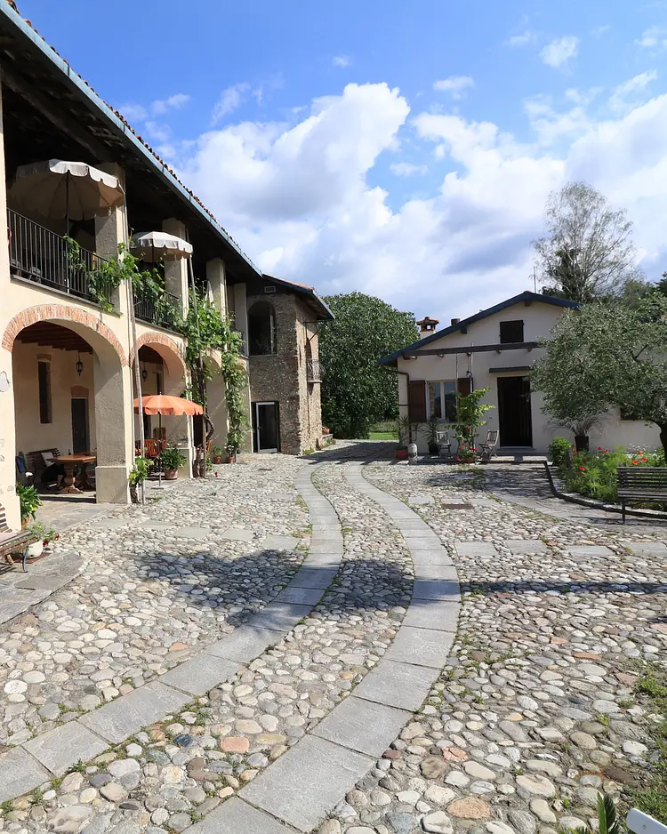 Cascina Rodiani - Drezzo, Italy | Good Travel