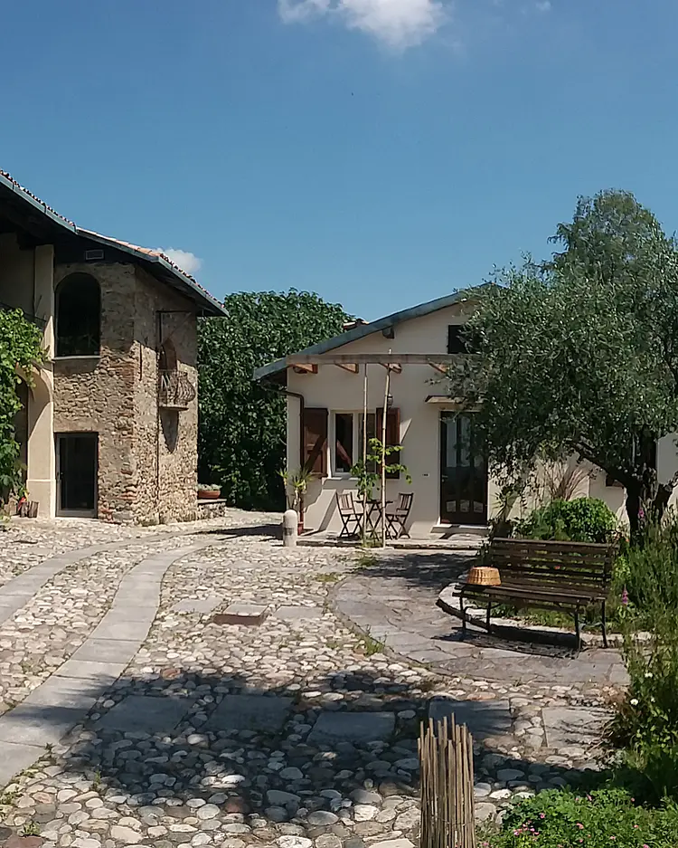 Cascina Rodiani - Drezzo, Italy | Good Travel