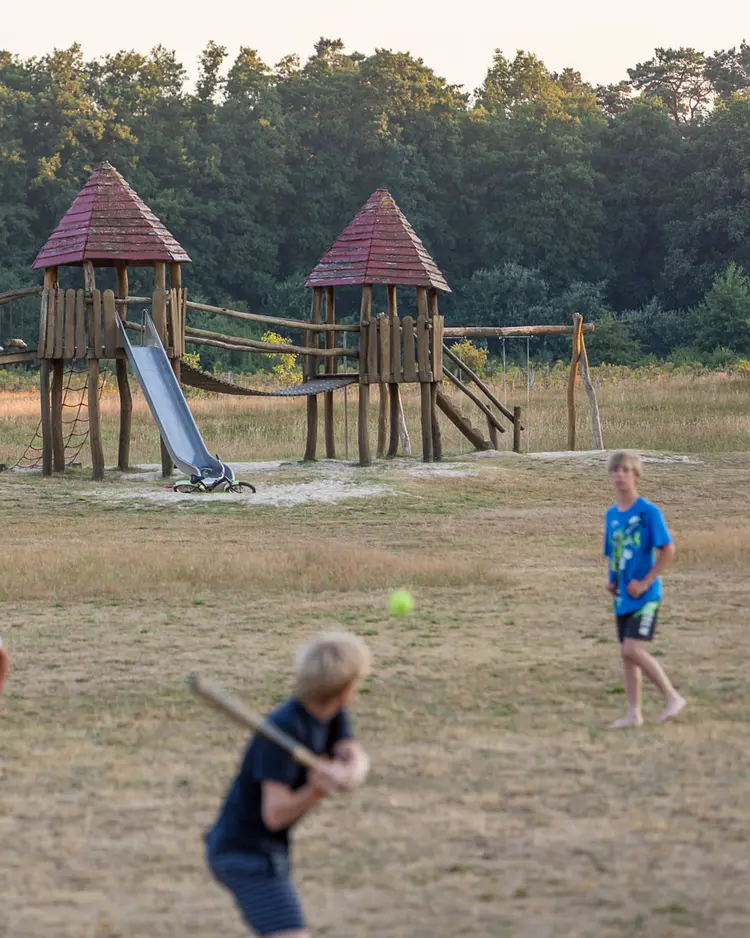 HUTTOPIA De Roos - PJ Beerze, Niederlande | Good Travel