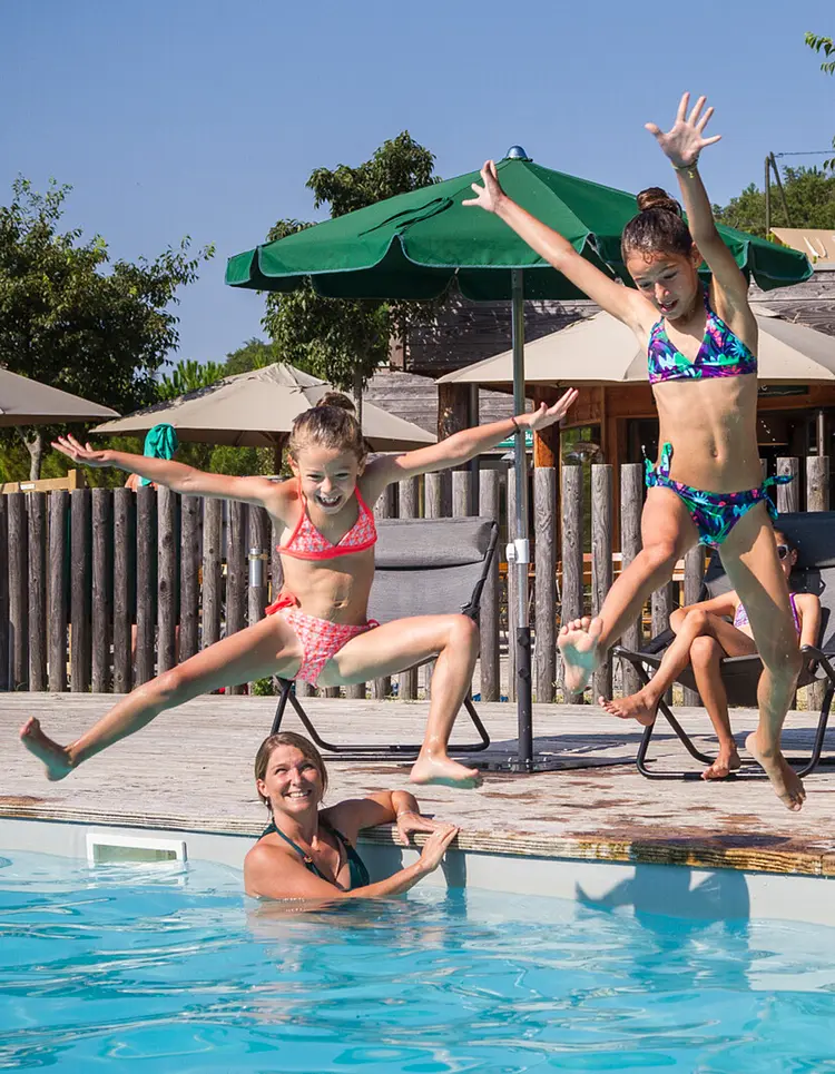 HUTTOPIA Village Dieulefit - Dieulefit, Frankreich | Good Travel