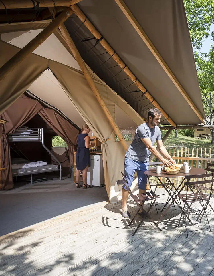 HUTTOPIA Village Dieulefit - Dieulefit, Frankreich | Good Travel
