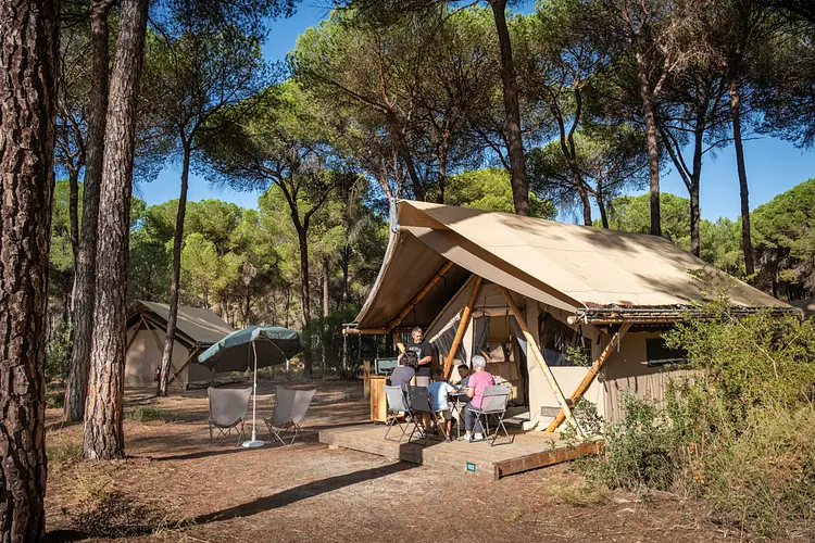 HUTTOPIA Parque de Doñana - Hinojos, Spanien | Good Travel