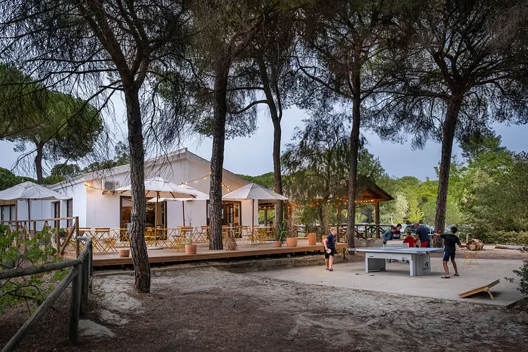 HUTTOPIA Parque de Doñana - Hinojos, Spanien | Good Travel