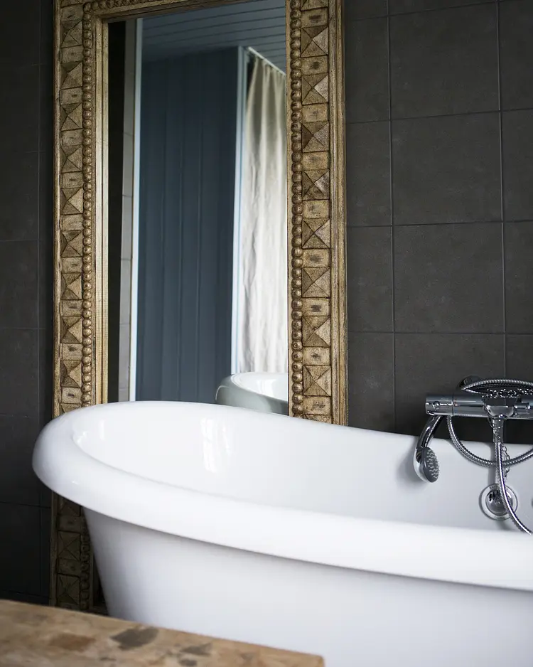 Black House - Borgarnes, Island | Good Travel